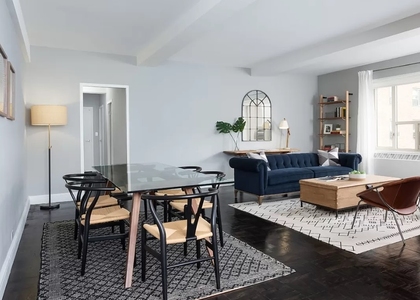 1st Avenue - Photo 1