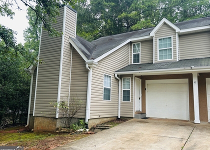 207 Hillcrest Drive - Photo 1