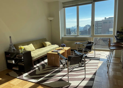Lexington Avenue / 97th Street - Photo 1