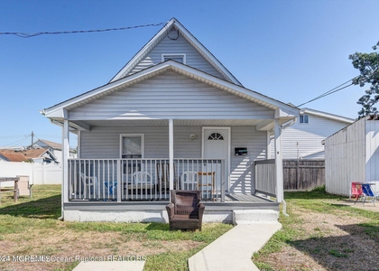 408 16th Avenue - Photo 1