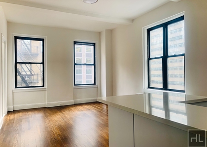 East 46 Street - Photo 1