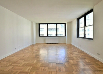 East 49 Street - Photo 1