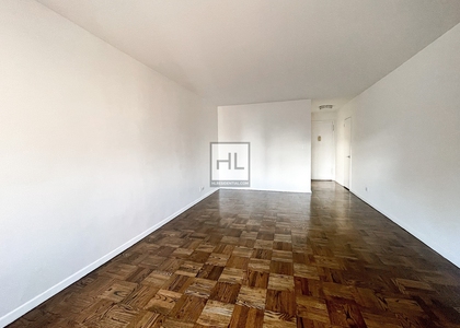 East 35 Street - Photo 1