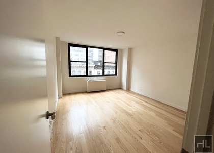 East 49 Street - Photo 1