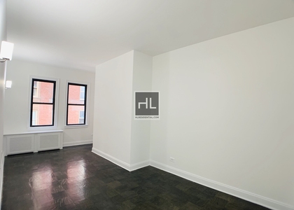 West 22 Street - Photo 1