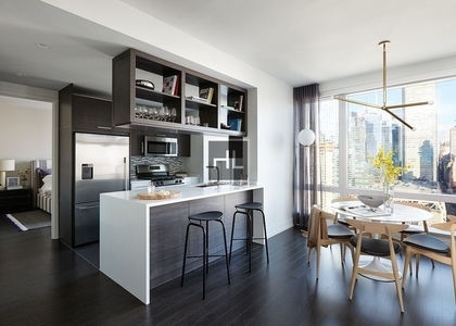 Tenth Avenue - Photo 1