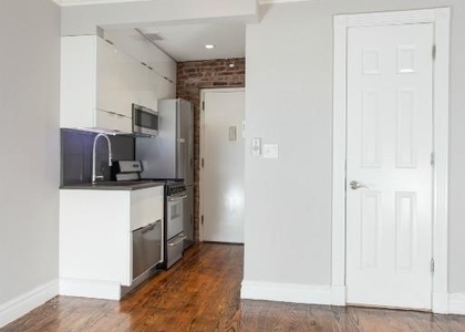 West 14 Street - Photo 1