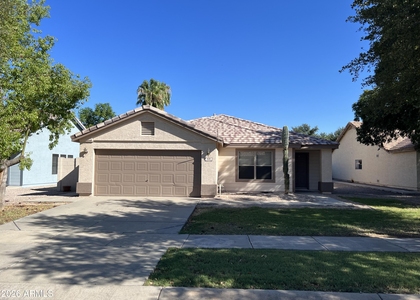 434 W Fabens Lane - Photo 1