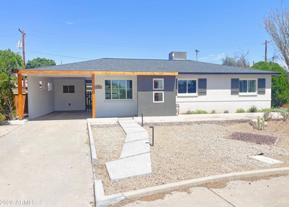 2340 E Turney Avenue - Photo 1
