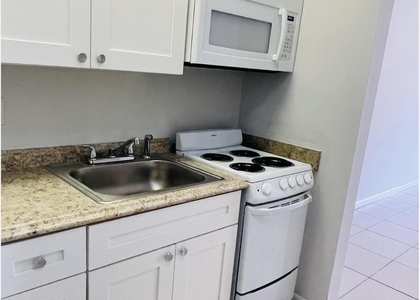 628 Nw 13th Street - Photo 1
