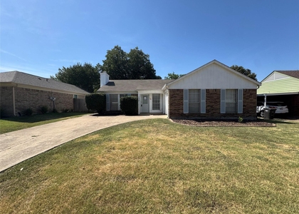 3808 Staghorn Circle S - Photo 1
