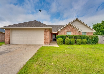 2206 Kaitlyn Circle - Photo 1