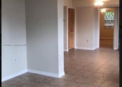 1546 Ne 32nd Street - Photo 1