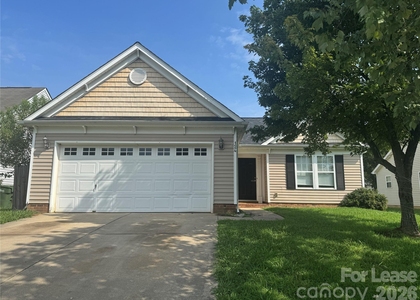 124 Crestwood Drive - Photo 1