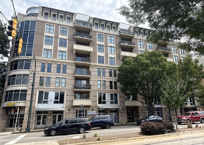 718 W Trade Street - Photo 1