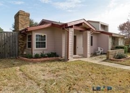 565 Hunters Glen Street - Photo 1