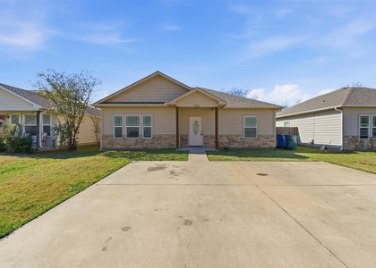 1524 S Montgomery Street - Photo 1