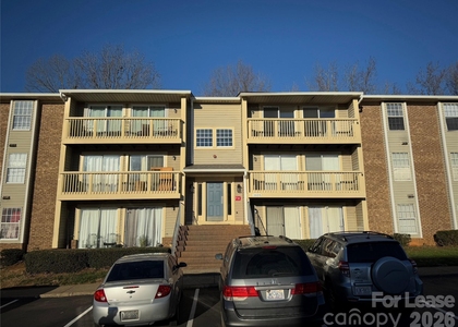 1604 Arlyn Circle - Photo 1