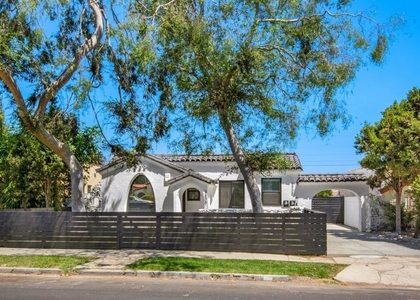 8906 S Harvard Boulevard - Photo 1