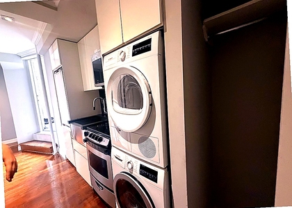 Second Avenue — 3 Bed - Photo 1