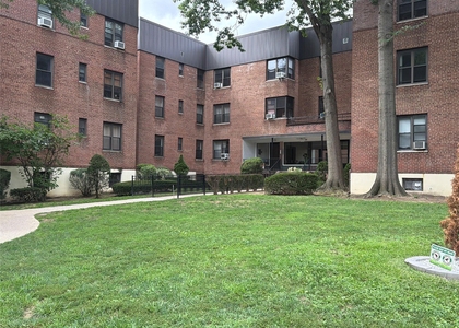 21 Schenck Avenue - Photo 1