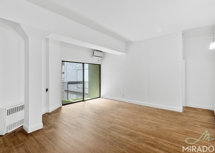 10 E 13th Street - Photo 1