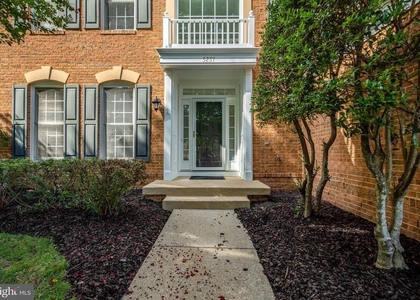 5257 Winter View Drive - Photo 1