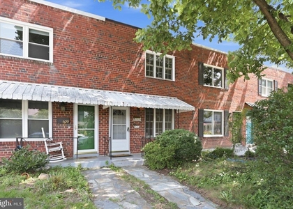 627 N Alfred Street N - Photo 1