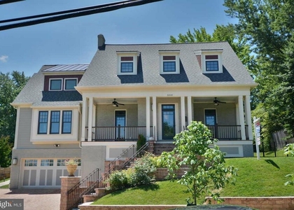 5010 Williamsburg Boulevard - Photo 1