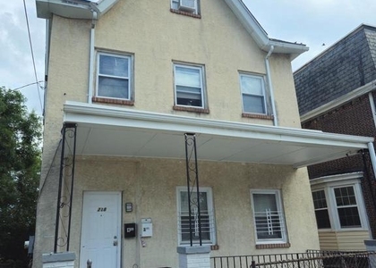 218 E Price Street - Photo 1