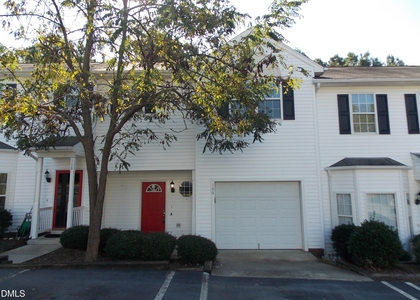 106 Pointe Crest Court - Photo 1