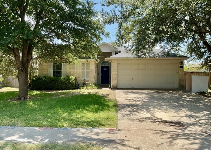 706 Stewart Dr - Photo 1