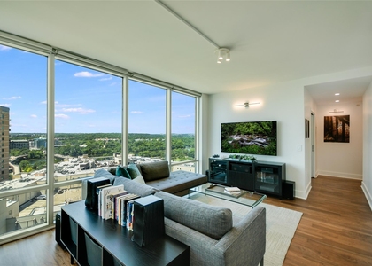 300 Bowie St - Photo 1