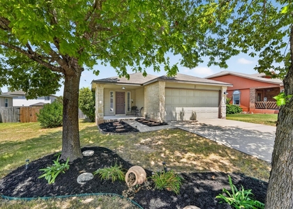 313 Wimberley St - Photo 1