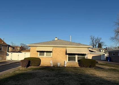 421 Hyde Park Avenue - Photo 1