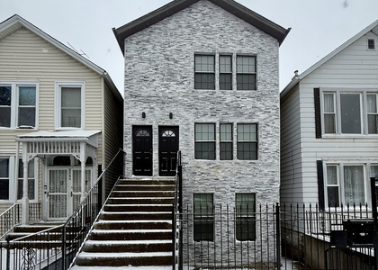 2702 S Union Avenue - Photo 1
