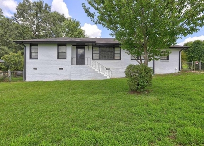 970 Oglethorpe Avenue - Photo 1