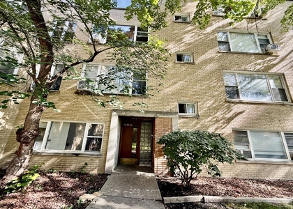 6146 N Damen Avenue - Photo 1