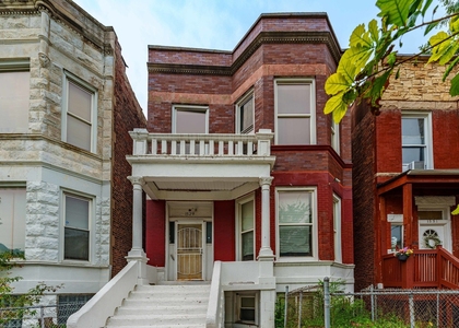 1529 S Homan Avenue - Photo 1