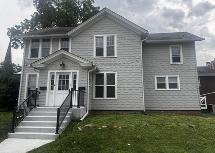 105 University Street - Photo 1