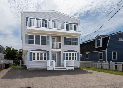 2 Groveland - Photo 1