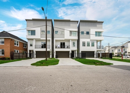 2102 Live Oak Street - Photo 1