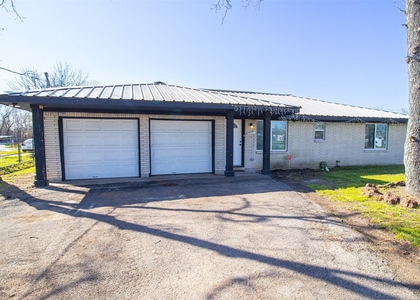 627 West Drive - Photo 1
