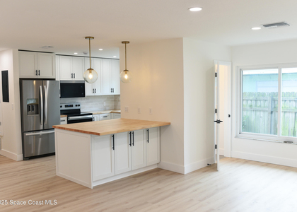 219 N Brevard Avenue - Photo 1