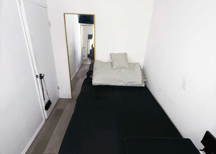 West 34th Street - Photo 1