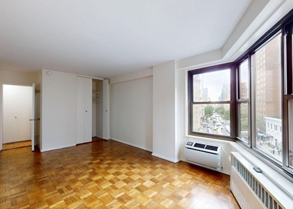 Fourth Avenue - Photo 1