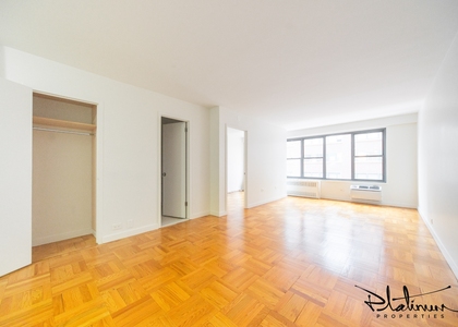 4th Avenue - Photo 1