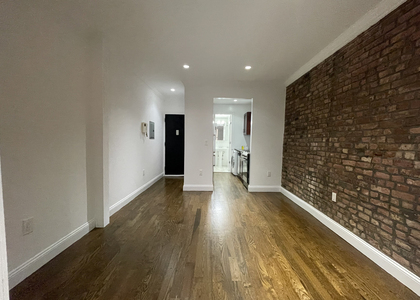 Mott Street - Photo 1