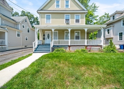 26 Hillside Ave - Photo 1