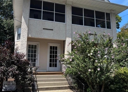 17 N Doughty Ave - Photo 1